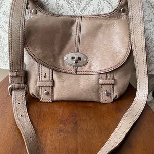 Fossil Maddox Crossbody Bag in Taupe Leather